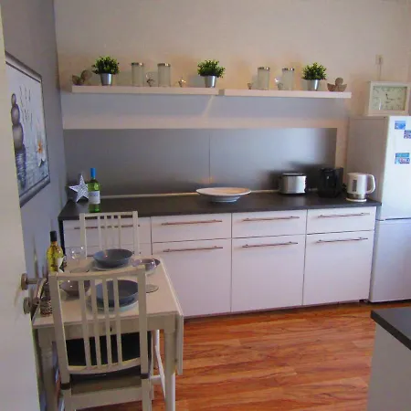Apartment Troja *